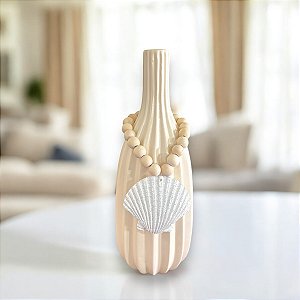 Vaso Decorativo Garrafa Riscada Off-White com Colar de Concha