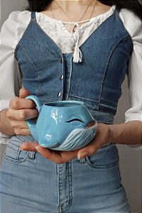 Caneca Baleia Azul Olhos Fechados 250ml