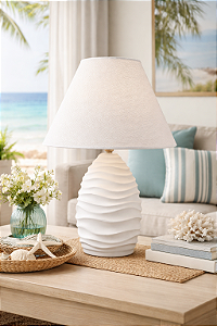 Abajur Branco em Cerâmica com Cúpula