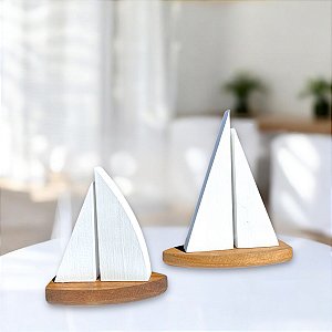 Kit 2 Veleiros Branco e Marrom Decoração Enfeite Barquinhos Náutico