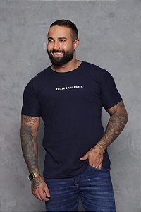 CRISTO É SUFICIENTE (CAMISETA)- MARINHO