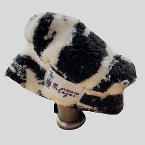 BOINA DE GALGO ITALIANO PRETO E BRANCO PE