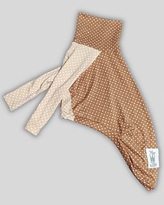 CACHARREL DE GALGO LUME MARROM E CREME POA BRANCO
