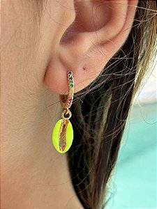 Brinco Argolinha c/ Búzio Esmaltado e Zircônias