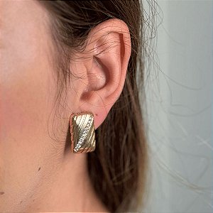 Brinco Quadrado Dourado com Zircônias Diagonais