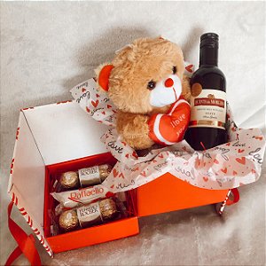 Caixa Surpresa romântica com Urso vinho e Ferrero cod C 020