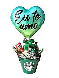 Balde Heineken "Love" com cerveja e petiscos