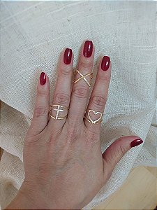 Anel com Cruz Cravejado no Centro/Meio com Zircônias - Colecionáveis- Banhado a Ouro 18k - Semijoia