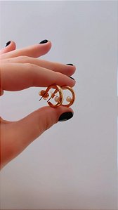 Brinco Argola Pequeno Com Pérola - Semijoia Banhado a Ouro 18K