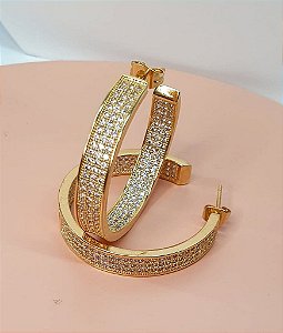 Brinco de argola média cravejada, Banhada a Ouro