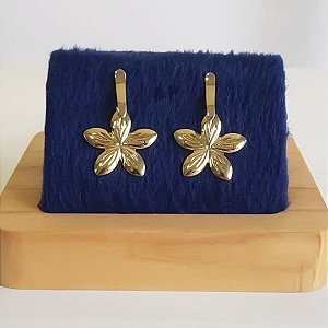 BRINCO FLOR BANHADO OURO 18K