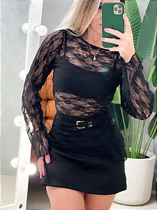 Blusa em Renda Manga Longa Assimétrica Suzana Ref. 1921