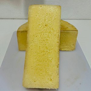 44 Queijo Artesanal Mantiqueira 2,145kg Maturado 6 meses Meia Lua