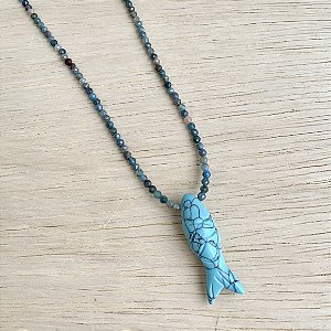 COLAR PEIXE ESCULPIDO PEDRA TURQUESA
