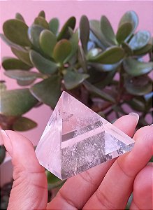 Pirâmide de Cristal Transparente