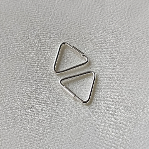 Piercing liso triângulo 10mm prata 925