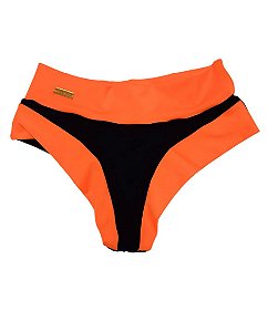 Calcinha biquíni conforto cintura alta bum bum fio duplo preta com laranja