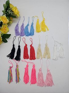 Pompom Tassel 7cm Poliéster com 2 unidade da mesma cor.
