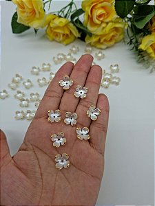 Entremeio Flor Tulipa com Borda Perola 13mm com 10 gramas