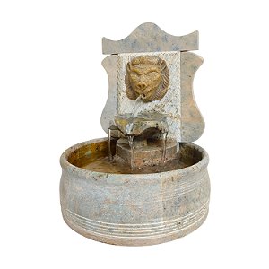 fonte de água de pedra sabão leão