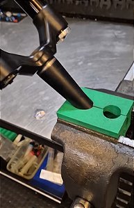 Ferramenta Segura Para Suspensão Em Morsa - Triplo Eixo