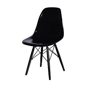 Cadeira Eames Preta Policarbonato base madeira preta