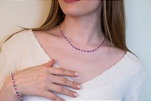 CONJUNTO GARGANTILHA E PULSEIRA COM PEDRAS DE ZIRCÔNIA PINK E ROXA