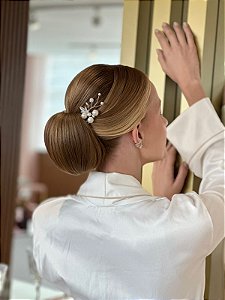 Pins Véu de Pérolas – Delicadeza Atemporal para Noivas