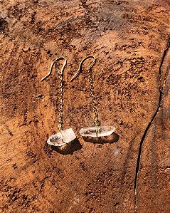 Brinco Quartzo Branco Gold