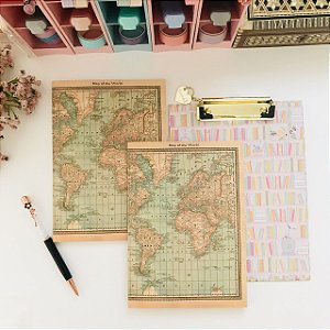 planner Mapa Mundi com caneta