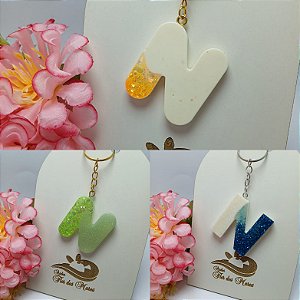 Chaveiro em resina Letra N