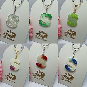 Chaveiro em resina Letra S