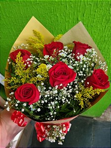 Buque Tradicional de 6 Rosas Vermelhas
