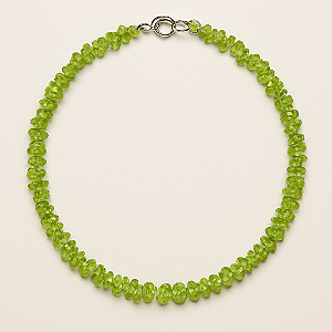 Colar de Peridoto Natural Cascalho A Pedra da Transformação e Renovação para a Sua Vida
