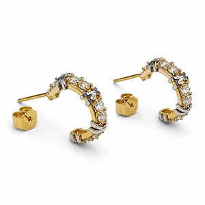 Brinco Meia Argola X Moissanites Ouro 18K