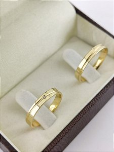 Aliança Reta com Friso e Moissanite Semi Anatômica com 3mm Ouro 18K