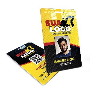 Crachá Horizontal ou Vertical 0,75mm PVC 91x59 com furo Cod 7496