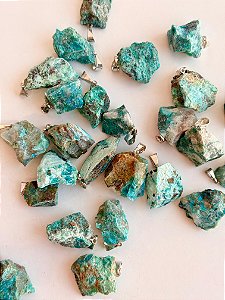 Pingente de Crisocola Bruta - Merecimento, Empoderamento, Criação de Novas Coisas, Criatividade, Fertilidade e Abundância