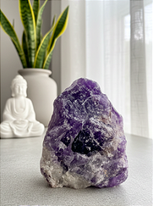 Ametista Chevron - Base Serrada - Intuição, Conexão, Espiritualidade e Eleva a Vibração