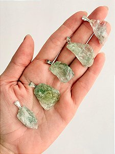 Pingente de Prasiolita Bruta - Conexão Potencializada; Tratamento de Obsessões; Tranquilidade Mental