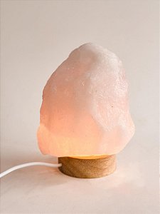 Luminária de Quartzo Rosa - Pedra do Amor - Cura do Coração, Amor Próprio, Perdão e Gratidão