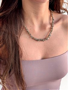 Colar de Labradorita Cascalho - Dourado - Pedra da Magia; Quem é você; Conexão Espiritual