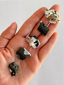 Drusa de Epidoto Mini - Médium Esponja; Sobrecarga; Limite nas Relações; Força Espiritual