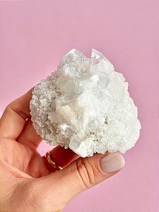 Drusa de Apofilita Lemuriana - APO31 - Cristal dos Sinais; Faz Desbloqueios; Intuição e Clarividência
