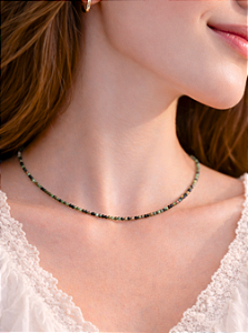 Colar de Zoisita com Rubi 2mm Multifacetada - Paixão pela Vida; Sucesso; Decisões