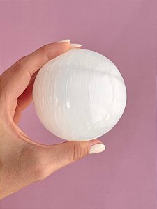 Esfera de Selenita G 8cm - Limpeza Energética; Paz de Espírito; Cansaço Mental e Dores