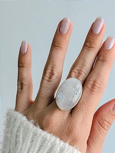 Anel Grande de Pedra da Lua em Prata 925 - Regulável - Sensualidade, Energia Feminina, Domínio das Emoções e Fertilidade