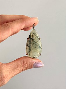 Pingente de Phrenita - Peça Única - PPHR01 - Ouvir o Coração, Desapego, Fobias, Sinceridade e Atitude