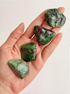 Zoisita com Rubi Rolada - Paixão pela Vida, Sucesso e Sabedoria para Decisões