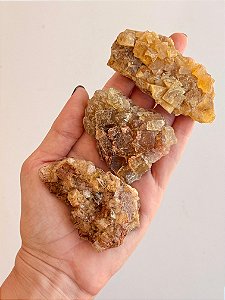 Fluorita Dourada Bruta G - Direção na Vida; Capacidade de Ação; Funcionamento da Mente; Raciocínio e Criatividade